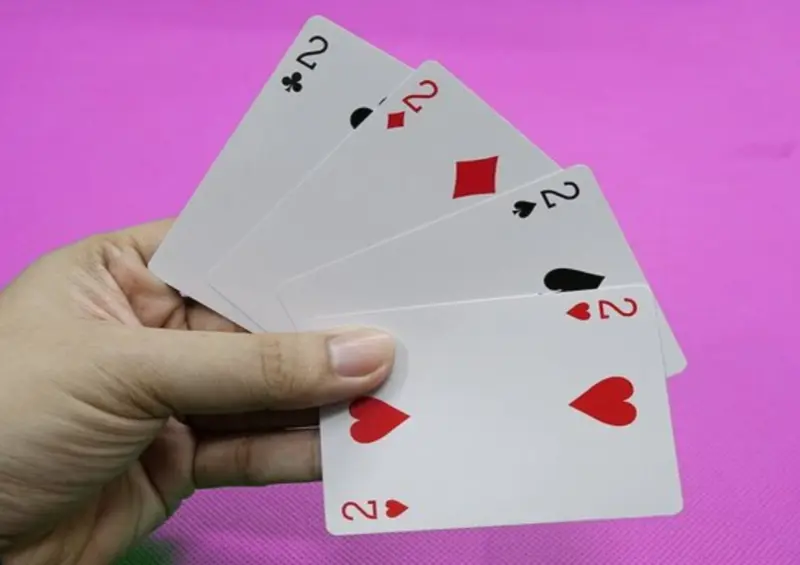Hướng dẫn cách dụ đối thủ đánh 2 để chặt bằng Tứ Quý