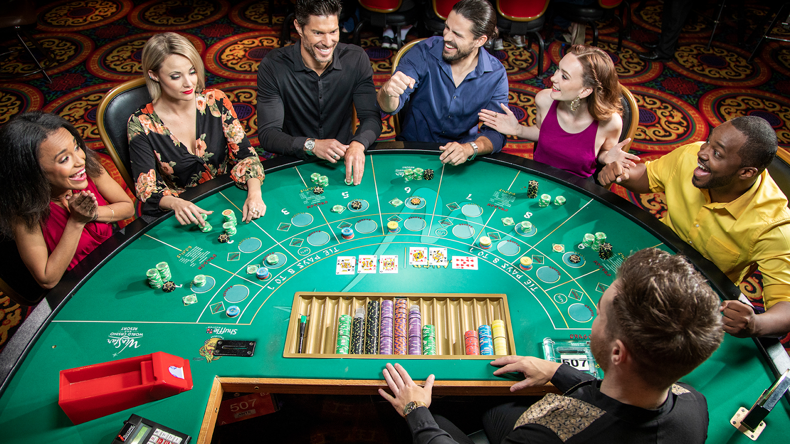 Tin tưởng vào bài của Banker là cách chơi bài Baccarat luôn thắng